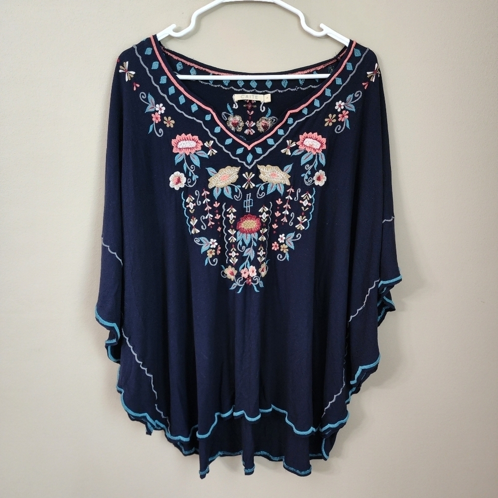 Caite Size S Embroidered Navy Top Floral Athleta Tunic Batwing Sleeves